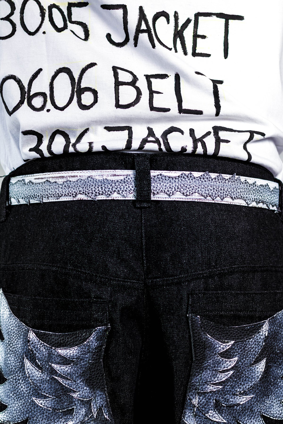 DISTRESSED SPINE BELT WHITE